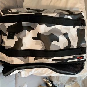 Douchebag camo 15L backpack